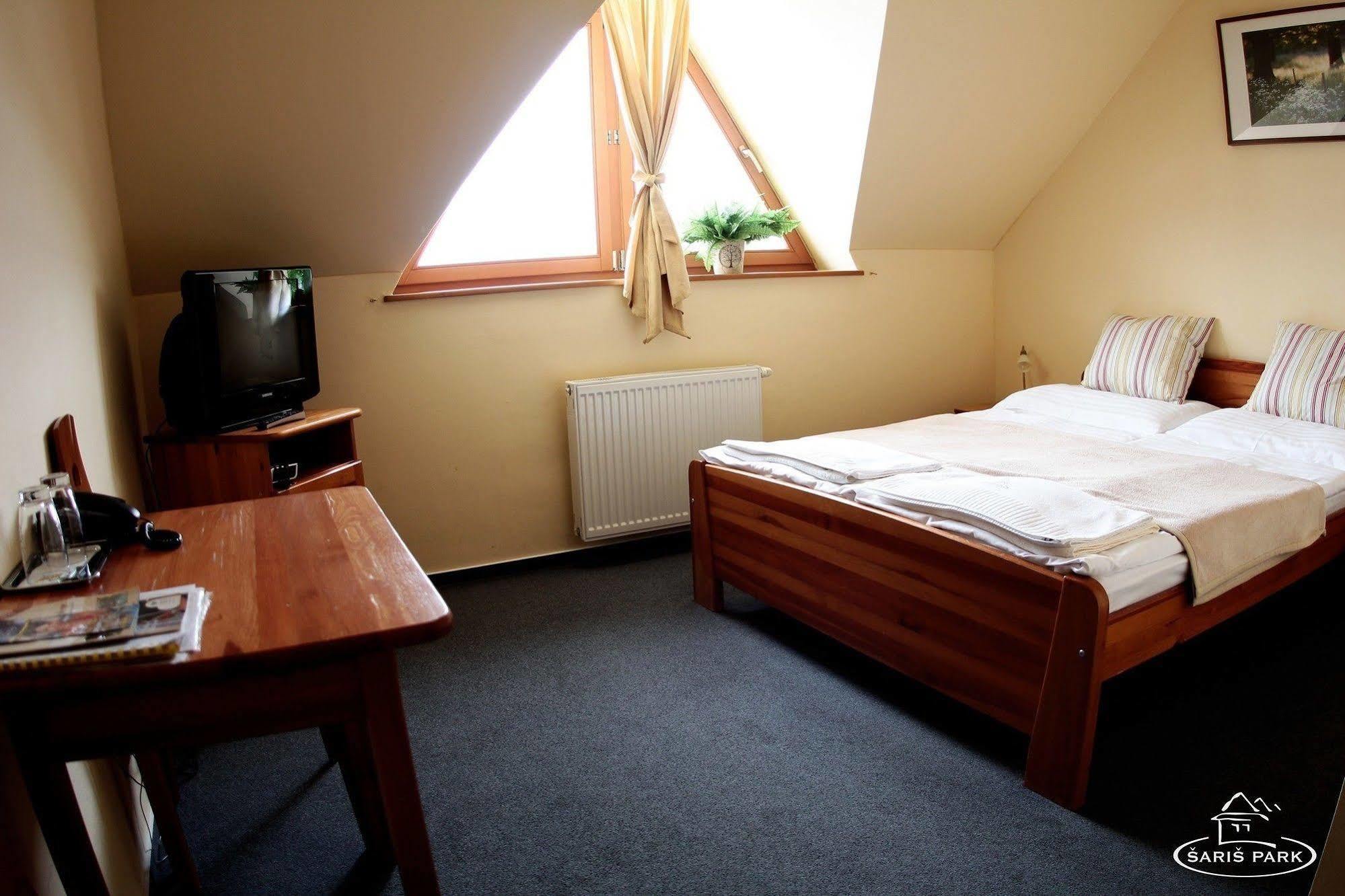 Wellness Pension & Salas Saris Park Prešov Extérieur photo